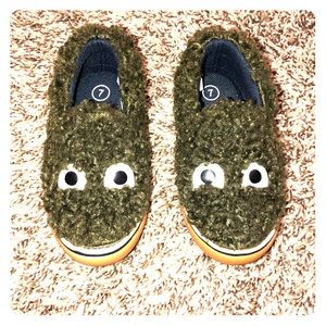 Boys cat and jack slip on shoes